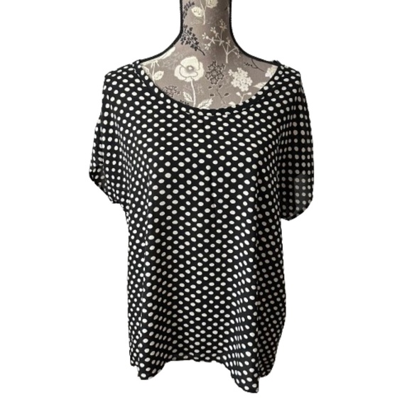 everleigh Tops - everleigh Women' Medium Black & White Polka Dot Pullover Short Sleeve Blouse Top